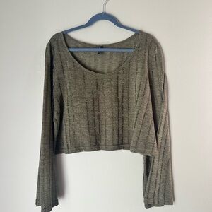 DISTRESSED BELL SLEEVE CROP TOP